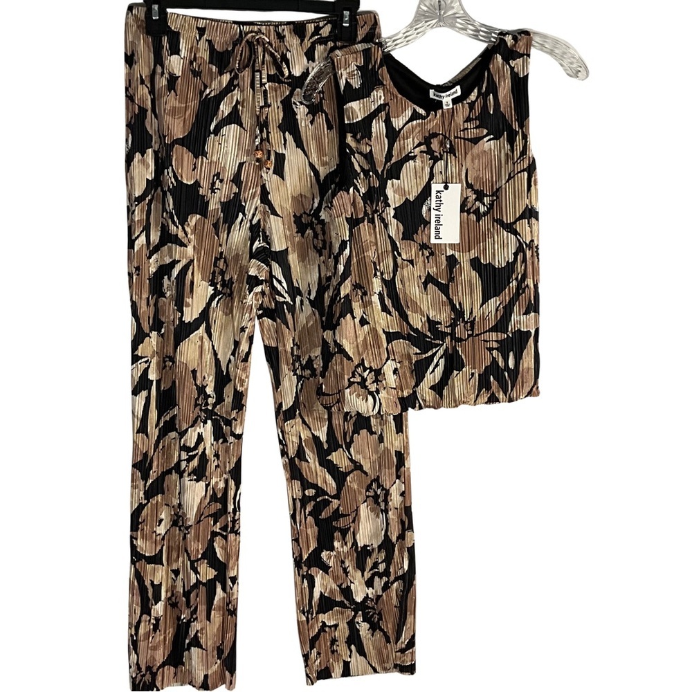 Pants & Top Set Size S  Kathy Ireland Floral 2 pc Set Pleated Sleeveless